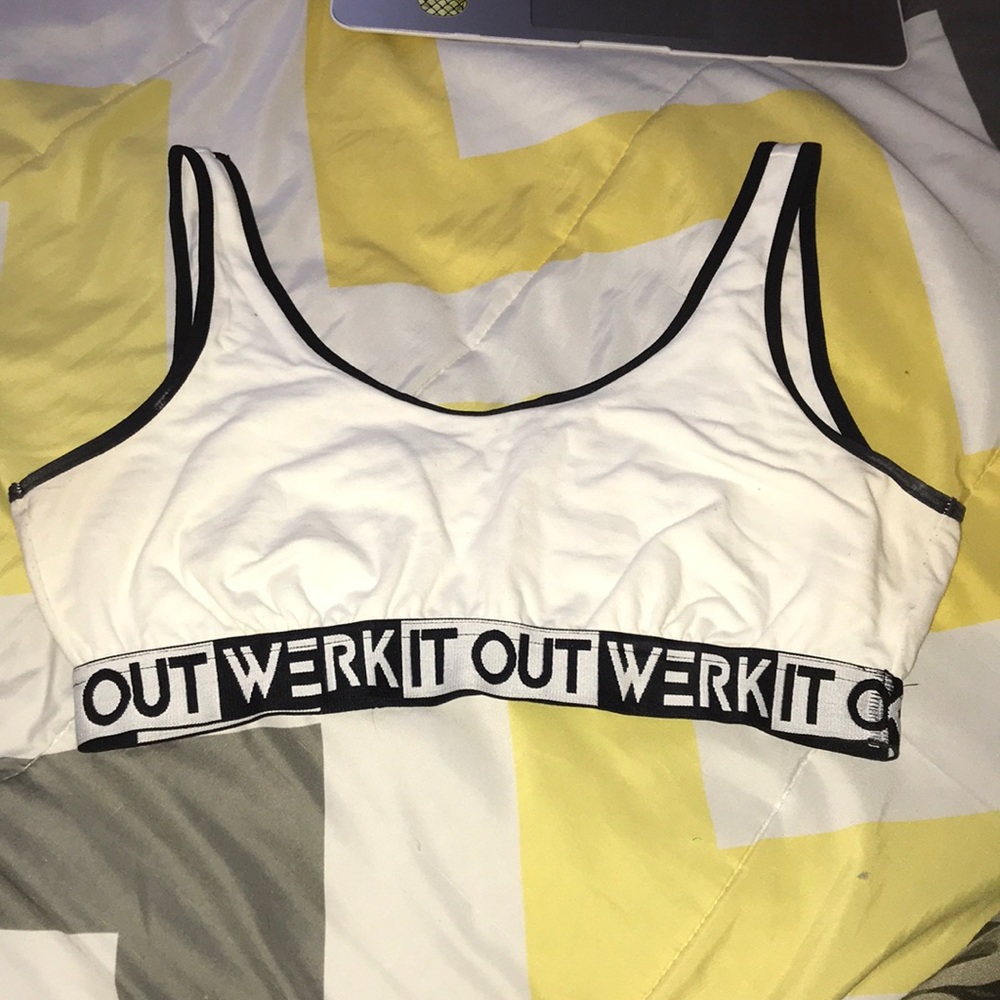 SPORTS BRA-NEVER WORN